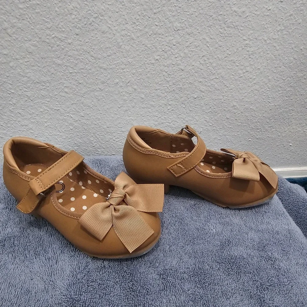 Stelle Kids Tan Mary Jane Tap Shoes with Bow Size 9MT Toddler Dance Shoes